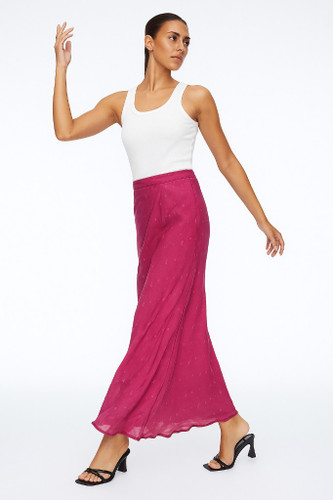 رنگ سرخابی دور کمر ب سانت ۷۰قد ۹۰